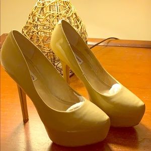 Steve Madden Nude Platform Pumps